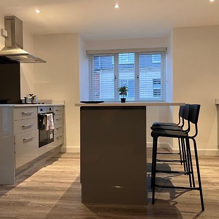Superb Modern Flat In Northampton, Parking &Ev Lägenhet Exteriör bild