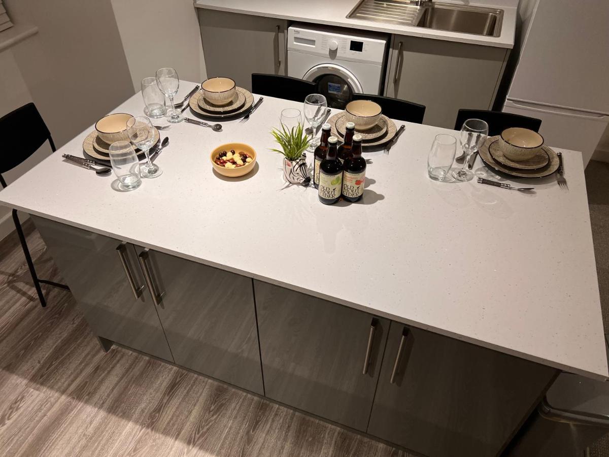 Superb Modern Flat In Northampton, Parking &Ev Lägenhet Exteriör bild