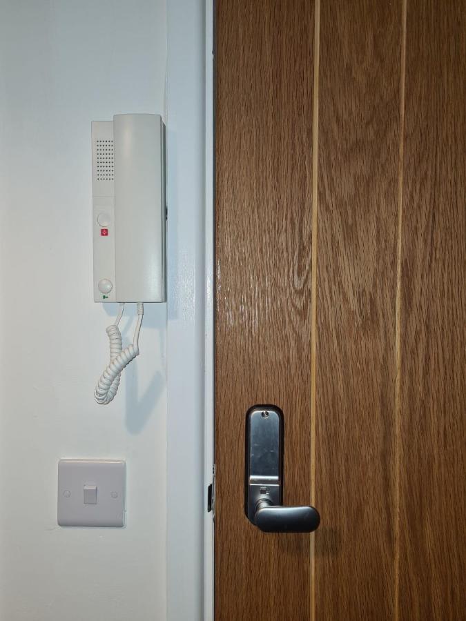 Superb Modern Flat In Northampton, Parking &Ev Lägenhet Exteriör bild