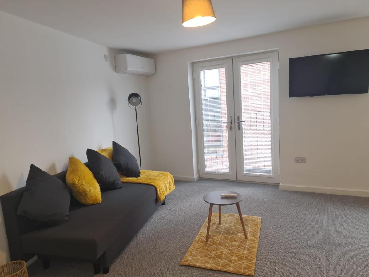 Superb Modern Flat In Northampton, Parking &Ev Lägenhet Exteriör bild
